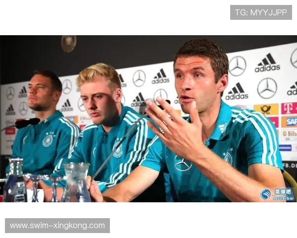 足球球星毛绒的成长之路与成就辉煌的背后故事