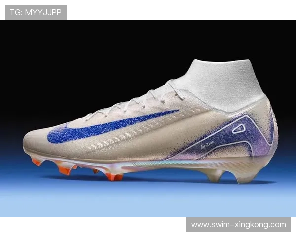 顶级足球球星推荐的必备鞋款让你成为场上焦点